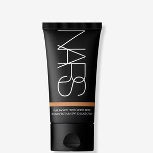 Pure Radiant Tinted Moisturizer 
Auckland M2/Medium-deep w/ neutral undertones